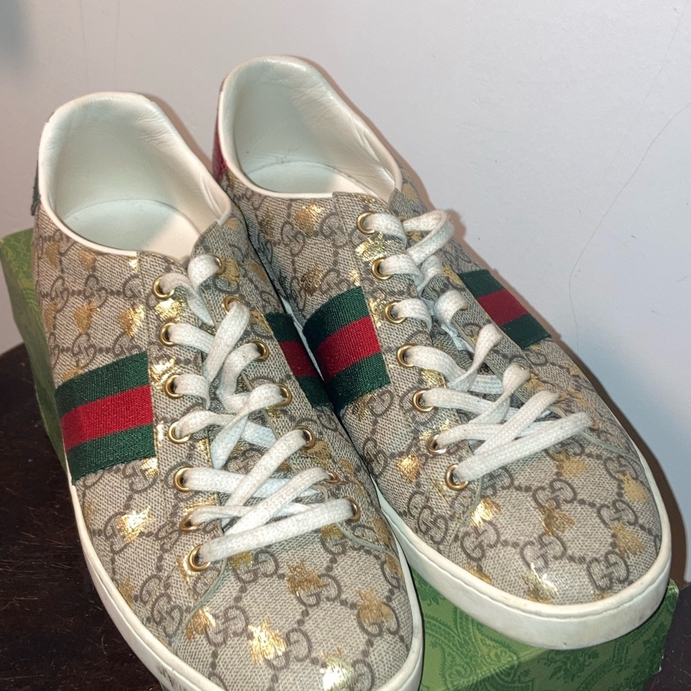 Gucci White Leather Detail